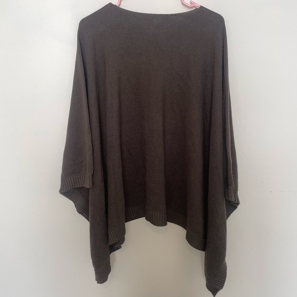 Lululemon Divinity Scarf Wrap Poncho Military Green - Picture 5 of 10